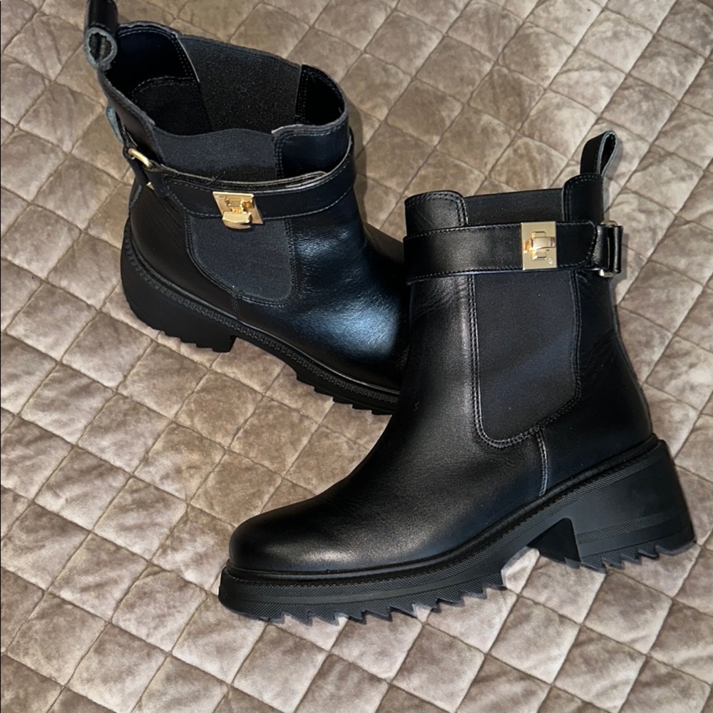Steve Madden Black Heeled Boots with Strap